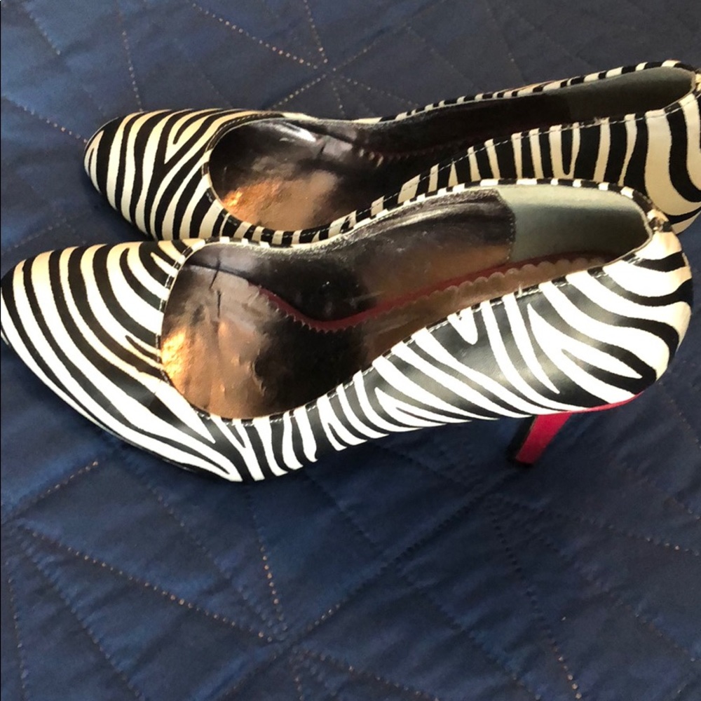 🦓 Zebra Heels 🦓 - Picture 2 of 7